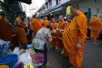 Nha su Thai Lan an uong nghiem ngat nhung van beo phi hinh anh