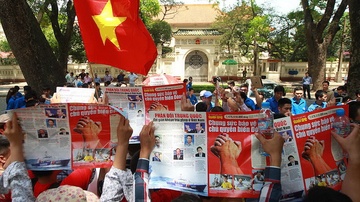 Trung Quoc xac xuoc 'rut dao' de doa lang gieng hinh anh