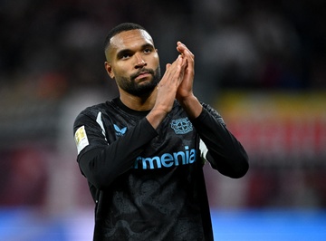 Leverkusen mat tru cot vao tay Barcelona hinh anh