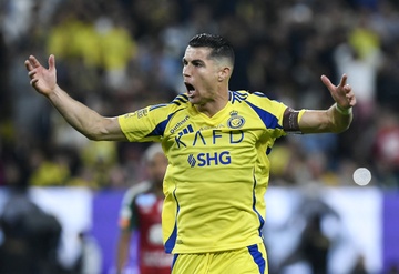 Ronaldo cung dong doi vao tu ket cup chau A hinh anh