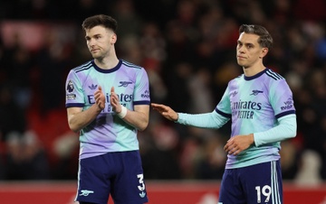 Kich ban khien Arsenal phai xep hang don tan vuong Liverpool hinh anh