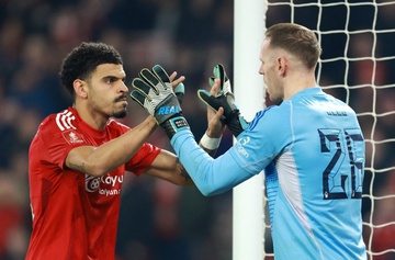 Nottingham vao ban ket FA Cup sau 34 nam hinh anh