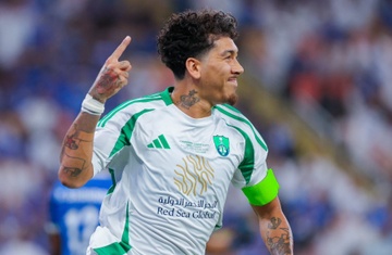 Firmino cung dong doi lap ky tich tai cup chau A hinh anh