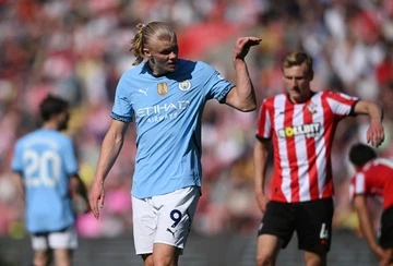 Man City gây thất vọng trước đội bét bảng