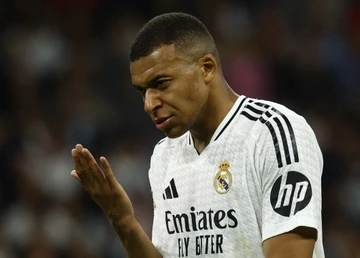 Real Madrid chưa cho Barcelona đăng quang