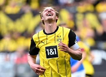 Dortmund giành vé Champions League ngoạn mục