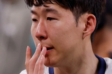 Son khong co huy chuong vo dich Europa League hinh anh