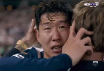Son Heung-min roi le khi gianh danh hieu dau tien hinh anh