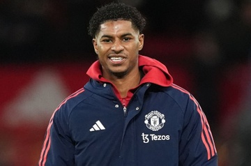 Ben do bat ngo mo ra voi Rashford hinh anh