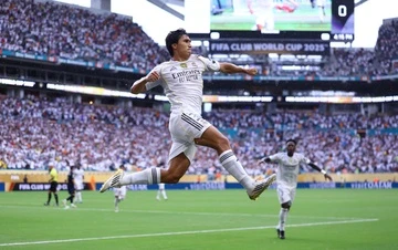 Gonzalo Garcia tai lap thanh tich cua Ronaldo hinh anh
