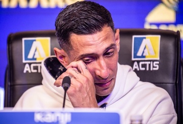 Di Maria khóc