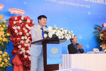 Chu tich Dia oc Hoang Quan xin tu kiem diem hinh anh