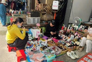 'Hang hieu' vai chuc nghin dong o cho, mua nhieu con duoc giam gia hinh anh
