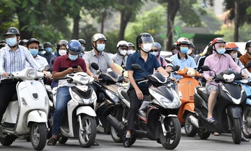 Ha Noi, TP.HCM som cong khai lo trinh chuyen doi xe xang sang xe dien hinh anh