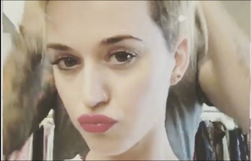 Sau khi chia tay, Katy Perry xuong toc y het Miley Cyrus hinh anh