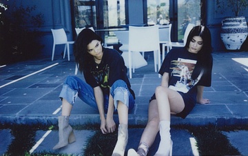 Kendall Jenner bi chi trich vi in ao xuc pham cac bieu tuong am nhac hinh anh