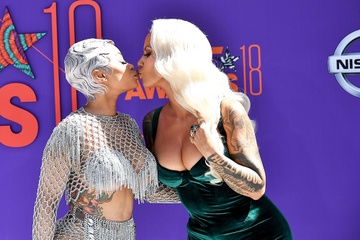 Sao nu an mac phan cam tai le trao giai BET Awards 2018 hinh anh