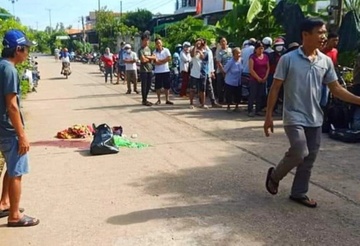 Nu nhan vien y te truc dem ve bi nguoi dan ong danh tu vong hinh anh