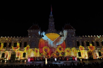 Man 3D Mapping khep lai chuong trinh Sac mau thanh pho Bac hinh anh