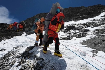 Nepal ra quy dinh moi lam thay doi cuoc choi tren dinh Everest hinh anh