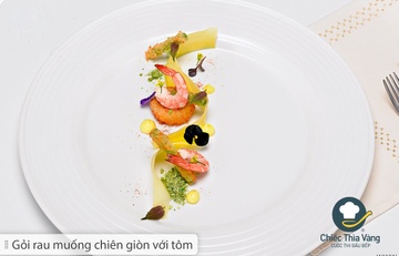 Lam goi rau muong chien gion voi tom hinh anh
