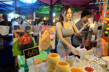 Thien duong am thuc tai cho dem lon nhat Bangkok hinh anh