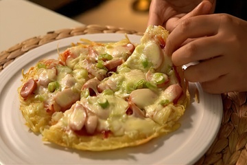 Mon pizza xuc xich khong can bot hay lo nuong hinh anh