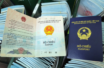 Dai su quan Viet Nam o Czech ghi bi chu noi sinh vao ho chieu mau moi hinh anh