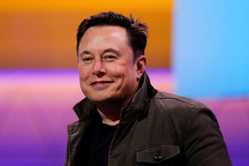 Ty phu Elon Musk dao nguoc quyet dinh ve cung cap Starlink cho Ukraine hinh anh