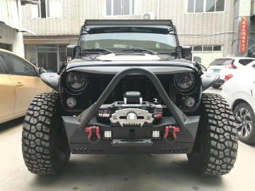 Jeep Wrangler Rubicon ham ho voi goi do offroad gan 600 trieu hinh anh