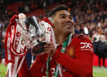 Bryan Robson: 'Su ky luat da tro lai voi MU' hinh anh