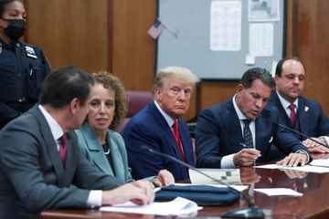 Buc anh dang gia nghin loi trong phong xu an ong Trump hinh anh