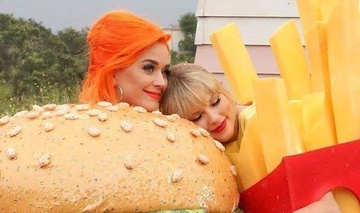 Katy Perry om chat Taylor Swift trong MV moi sau 6 nam bat hoa hinh anh
