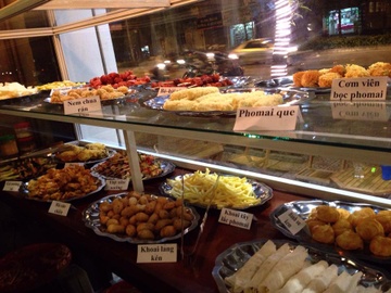 Ban do an nhanh kieu buffet nhieu nguoi duoc an 1 suat hinh anh