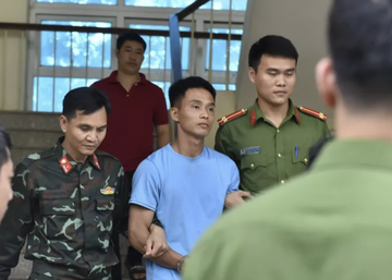 Nguoi nong dan phoi lua va giay phut dau tien 'giap mat' Trieu Quan Su hinh anh