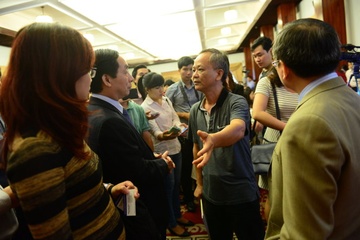 Cham nhan hoan thue,  nhieu doanh nghiep thoi thop hinh anh