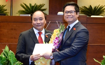 Tan Thu tuong va buc cong thu dau tien hinh anh