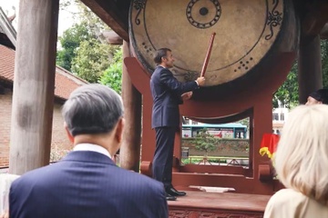 2 tuan chuan bi cho 3 tieng trong Sam cua ong Macron tai Van Mieu hinh anh