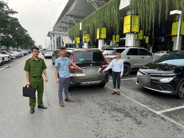 Khach Dai Loan bi thu 900.000 dong tu san bay Noi Bai ve khach san hinh anh