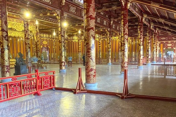 Lap kinh cuong luc cao 1,7 m bao ve ngai vang dien Thai Hoa hinh anh