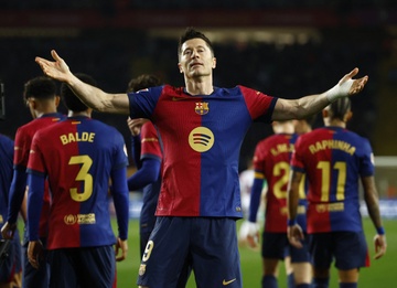 Ngoi dau La Liga doi chu hinh anh