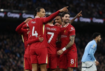 Liverpool nhan chim Man City tai Etihad hinh anh