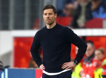Leverkusen gay ap luc len Bayern hinh anh