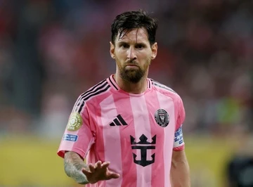 Messi cung dong doi gay that vong o tran ra quan FIFA Club World Cup hinh anh