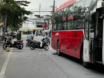 Nguyen Truong phong Canh sat moi truong tu vong sau va cham xe khach hinh anh