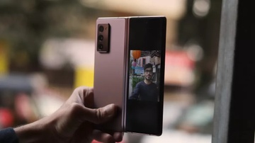 7 smartphone duoc mong cho ra mat vao cuoi nam hinh anh