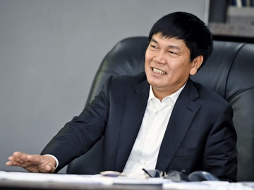Chu tich Hoa Phat tiet lo ke hoach 'bat tay' VinFast, Thaco hinh anh