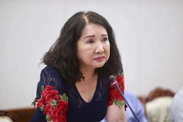 Ba Nguyen Thi Nhu Loan vang mat, QCG hop co dong bat thanh hinh anh