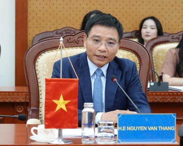 Bo truong Tai chinh lam viec voi FTSE Russell ve nang hang chung khoan hinh anh