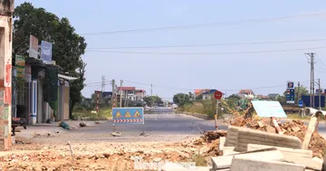 Ngon ngang du an 'len doi' quoc lo 7 hinh anh